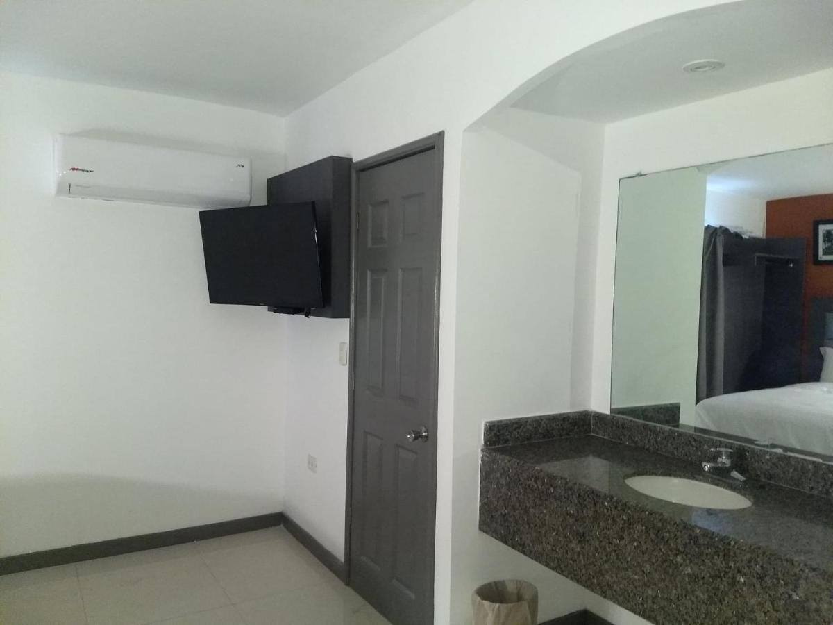 Hotel El Rancho Sabinas Hidalgo Екстер'єр фото