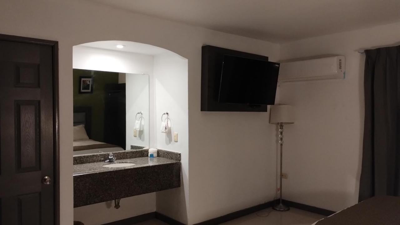 Hotel El Rancho Sabinas Hidalgo Екстер'єр фото